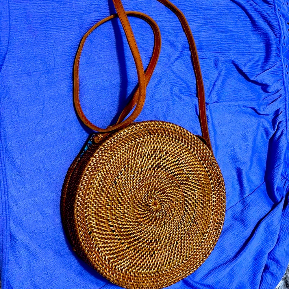 Darling round bag!